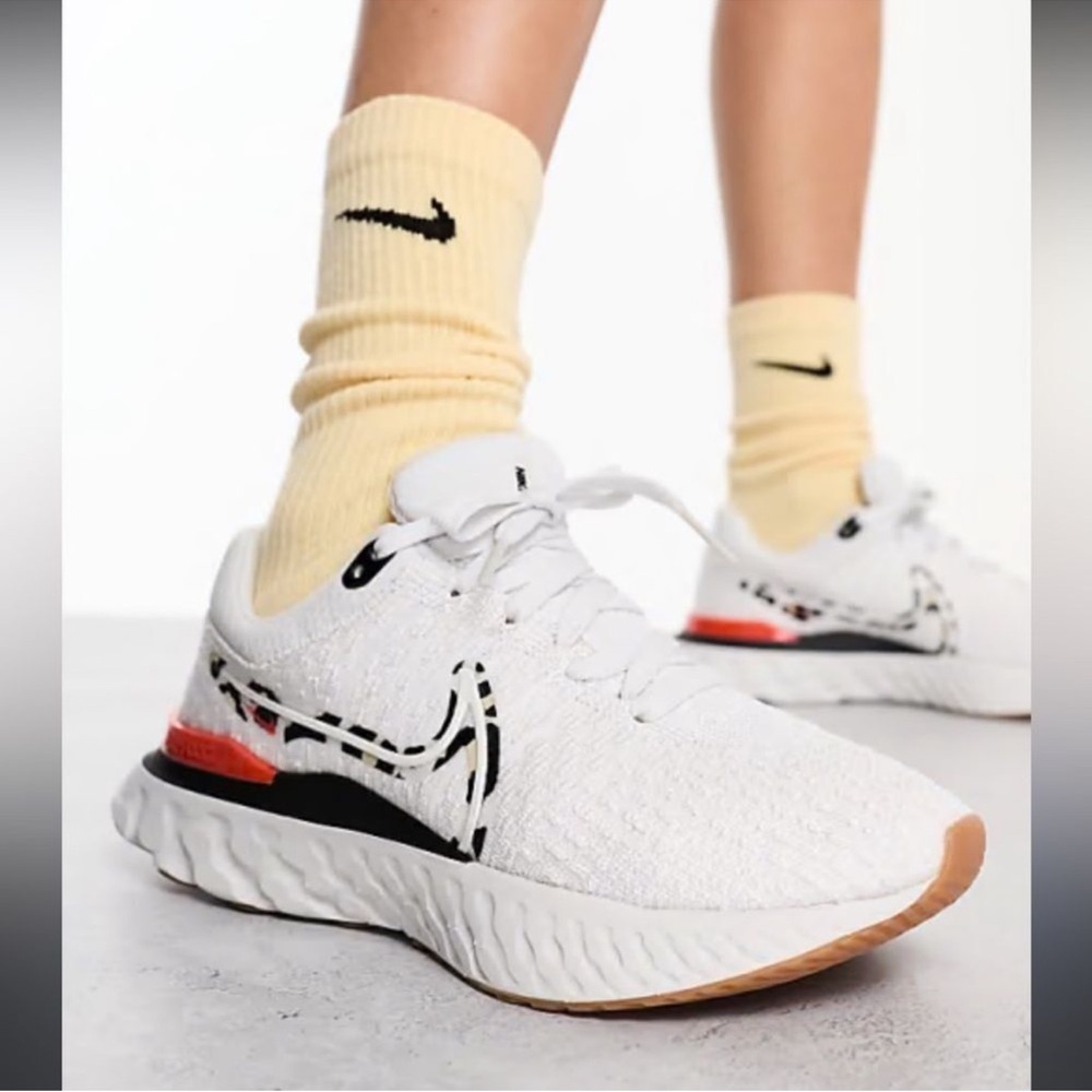 NIKE REACT Infinity Run Flyknit Athletic Shoes Size 9 (Women’s)